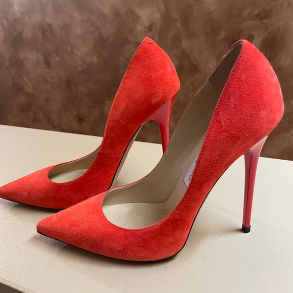 Jimmy Choo: Beautiful vibrant tangerine suede pump - Picture 4 of 4